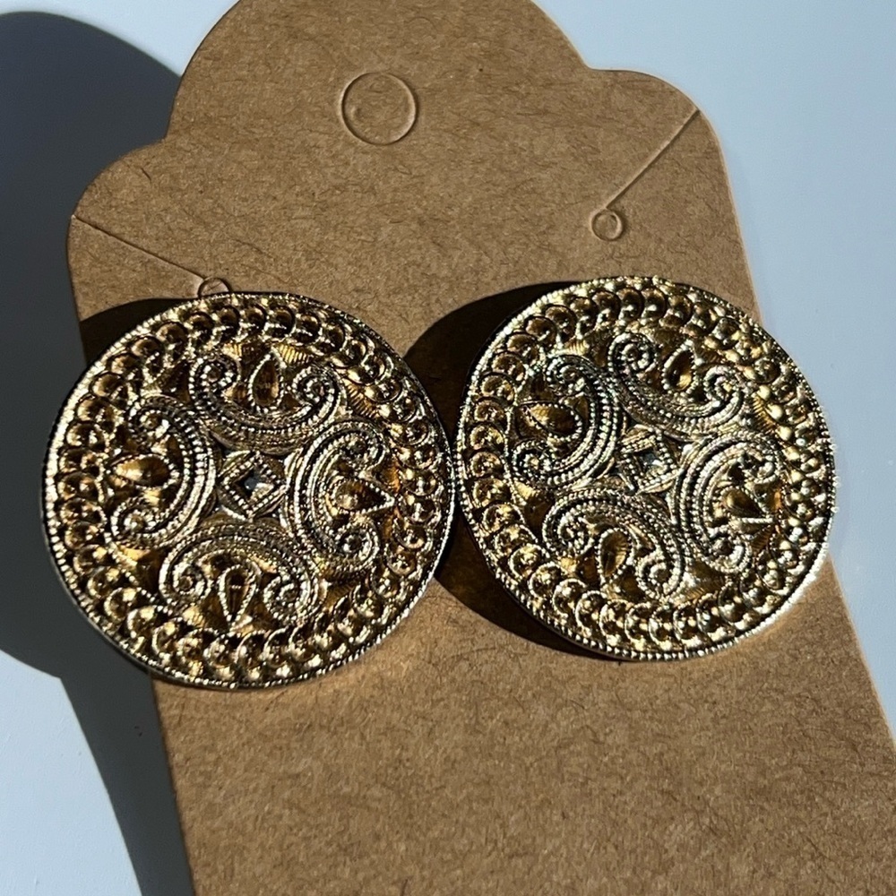 EARRINGS Premium Gold Tone Filagree, Pierced Ears, Beautiful!